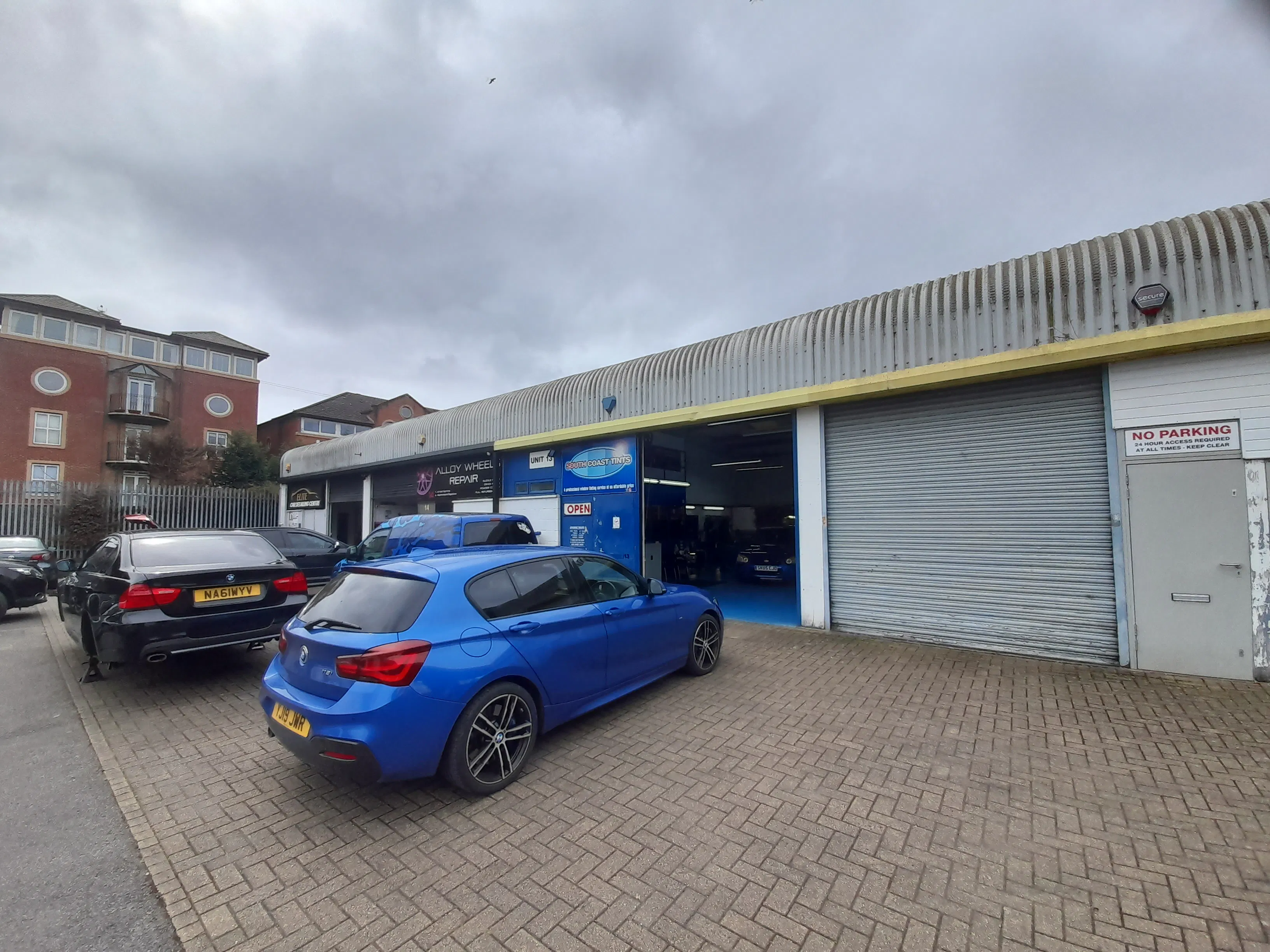 Unit 13, Longbridge Industrial Park, Southampton SO14 3FL: Long-leasehold Investment Opportunity