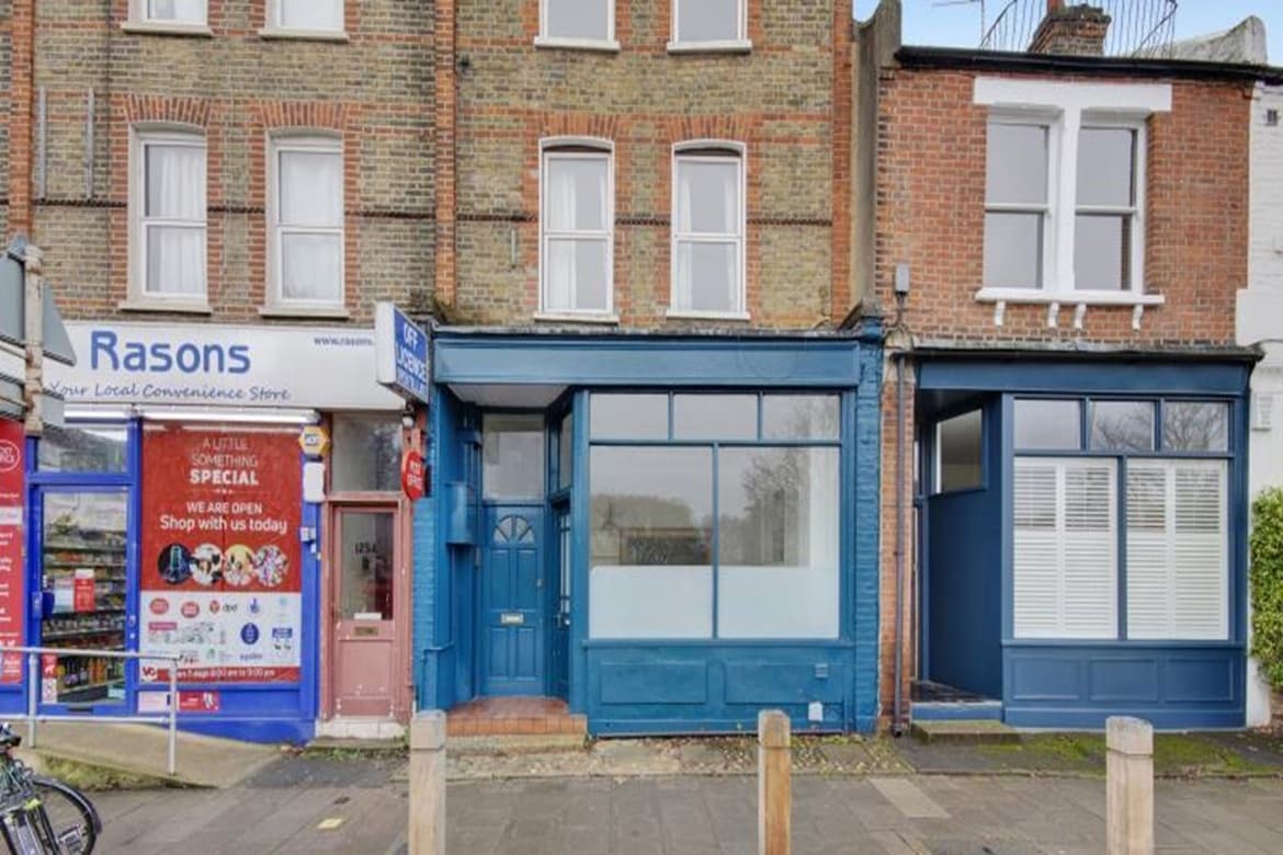 Ground Floor Commercial Unit For Sale in Wandsworth, London