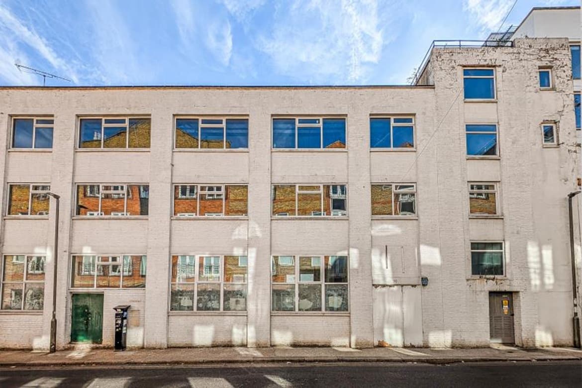 Warehouse Style Commercial Space For Sale or To Let in Wandsworth,SW18