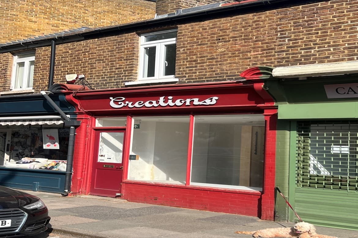 Commercial Building For Sale in Barnes, London 1