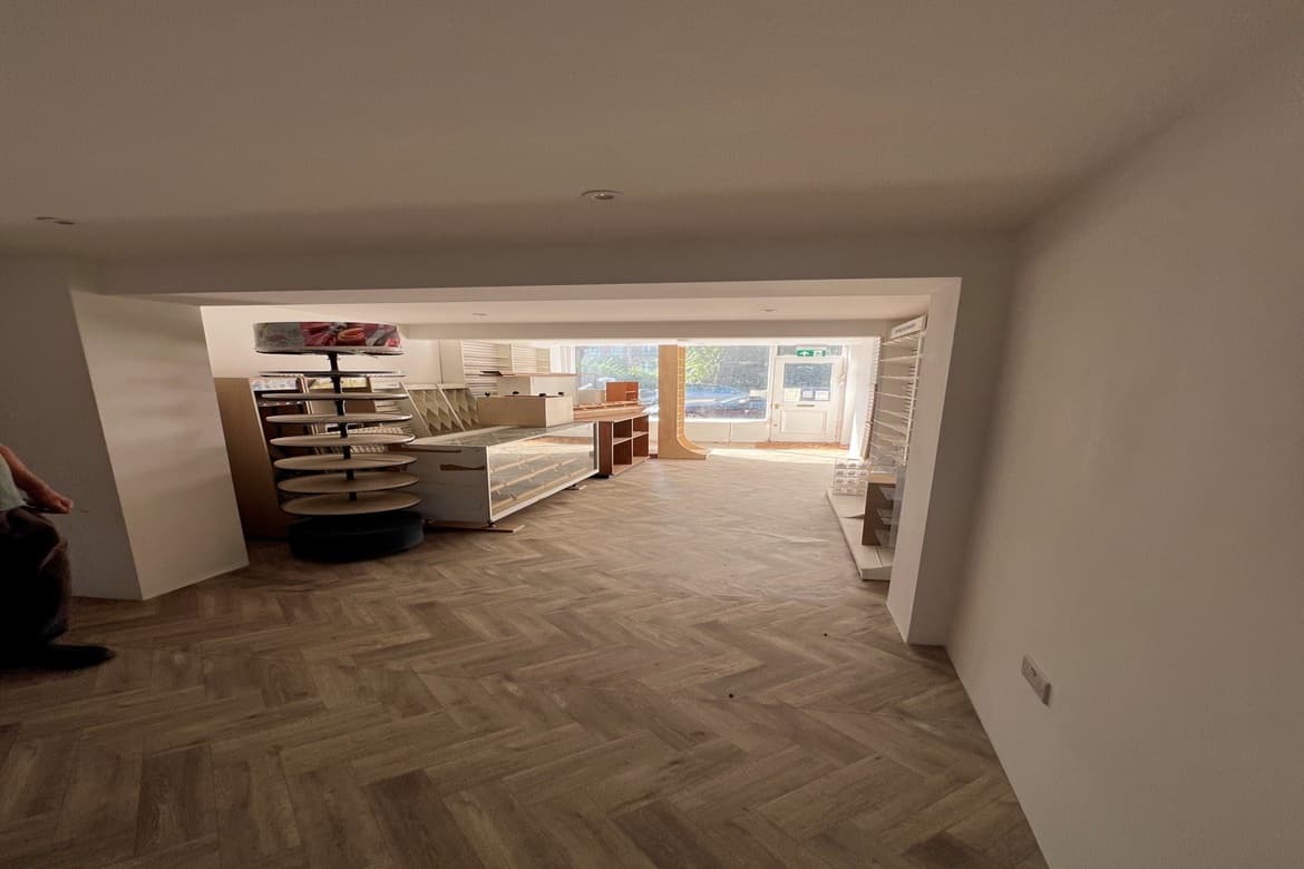 Commercial Building For Sale in Barnes, London 2