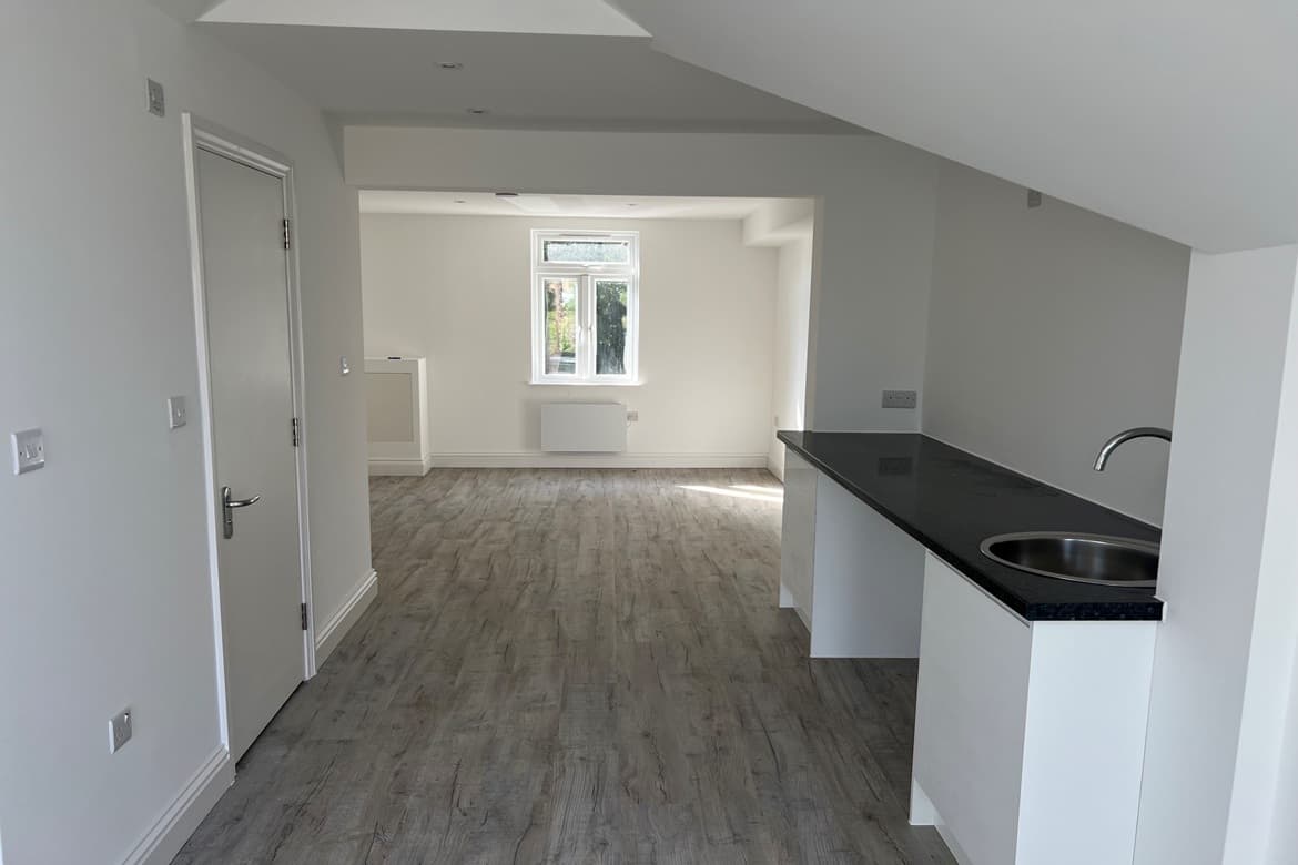 Commercial Building For Sale in Barnes, London 3