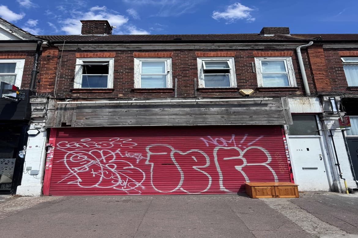 Lock Up Shop with Upper Flat For Sale in Thornton Heath, Croydon 1
