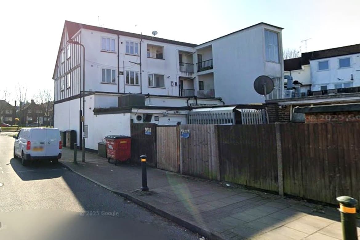Ground Floor Retail Units With Upper Flats For Sale in Orpington, Kent 2