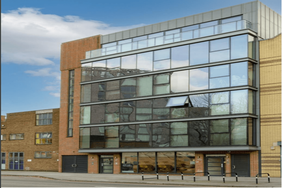 Modern Office Unit For Sale in Southwark, London 1