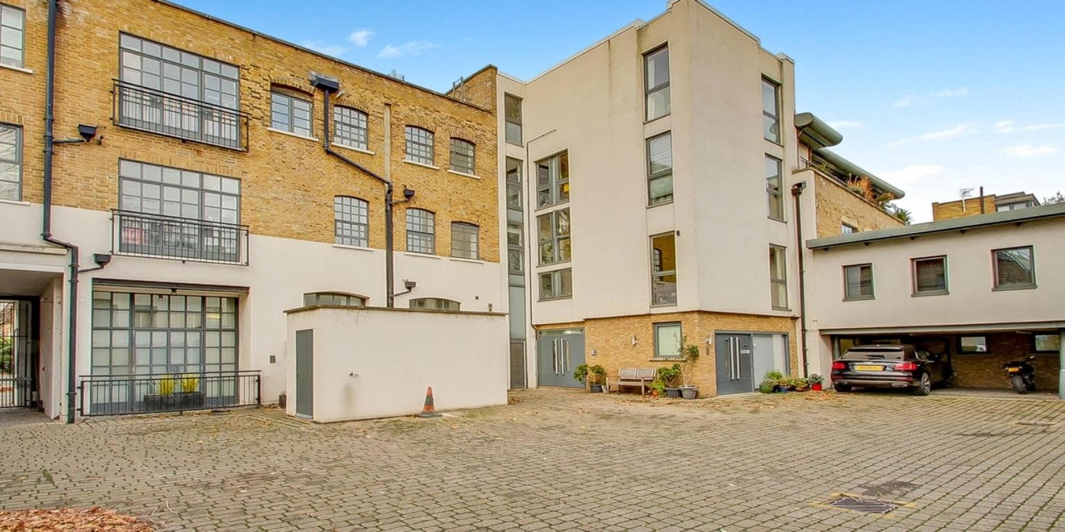 Ground Floor Studio Unit For Sale in Kennington, London 1