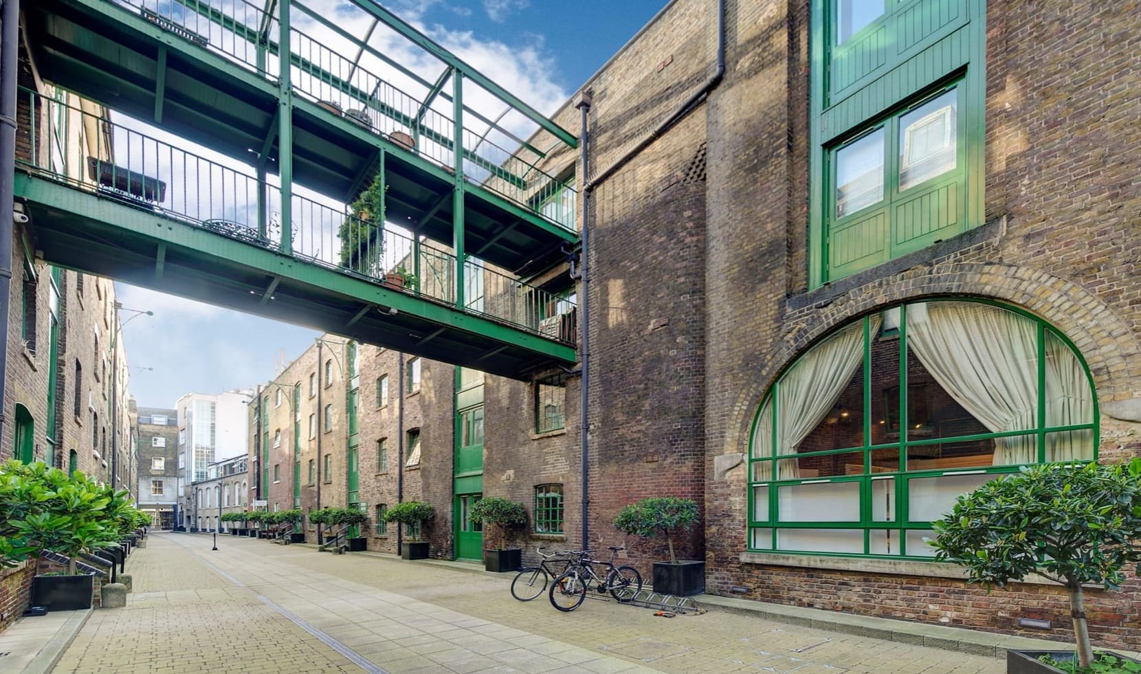 Character Office For Sale in London Bridge, London 2