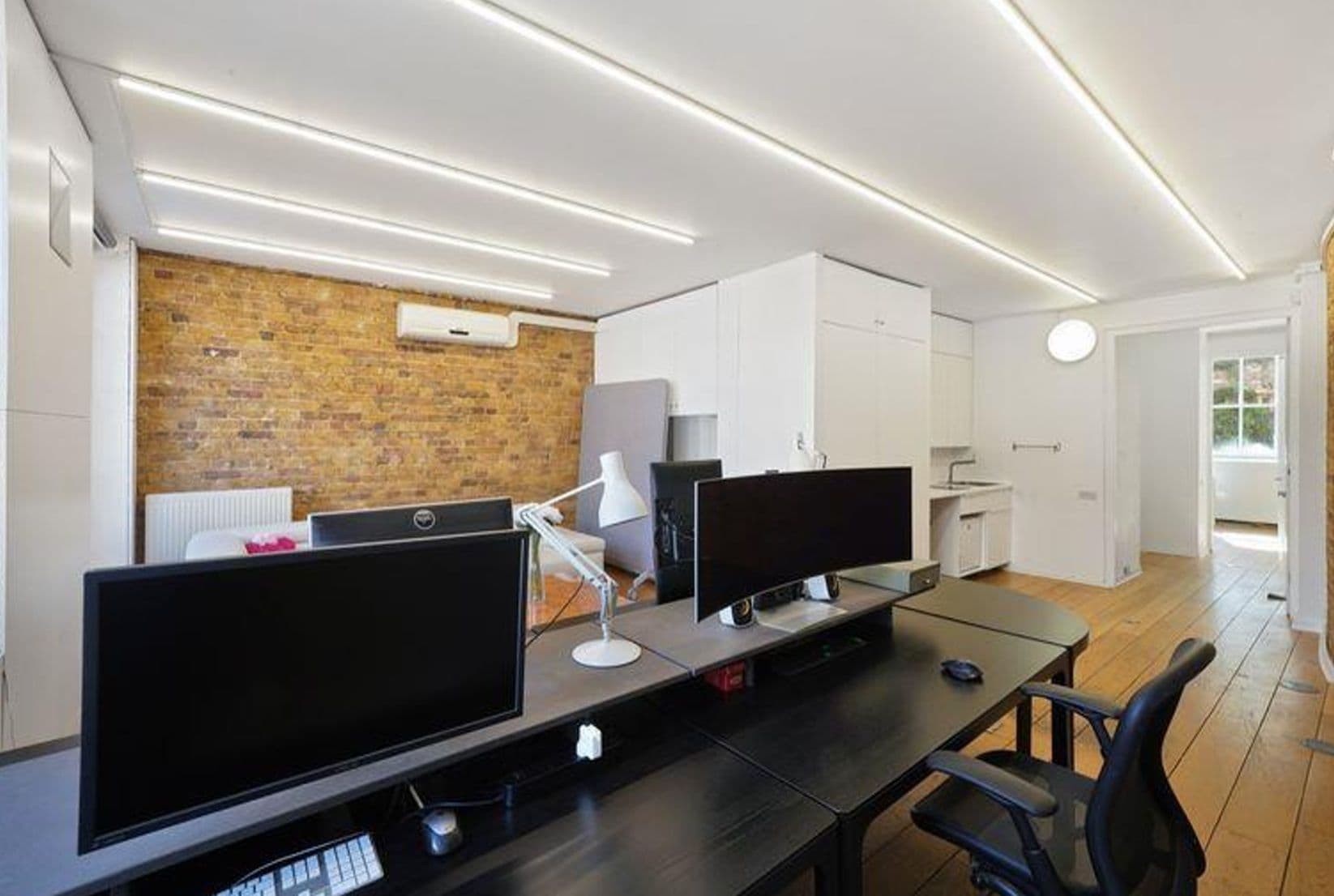 Vacant First Floor Commercial Unit For Sale in Southwark, London 2