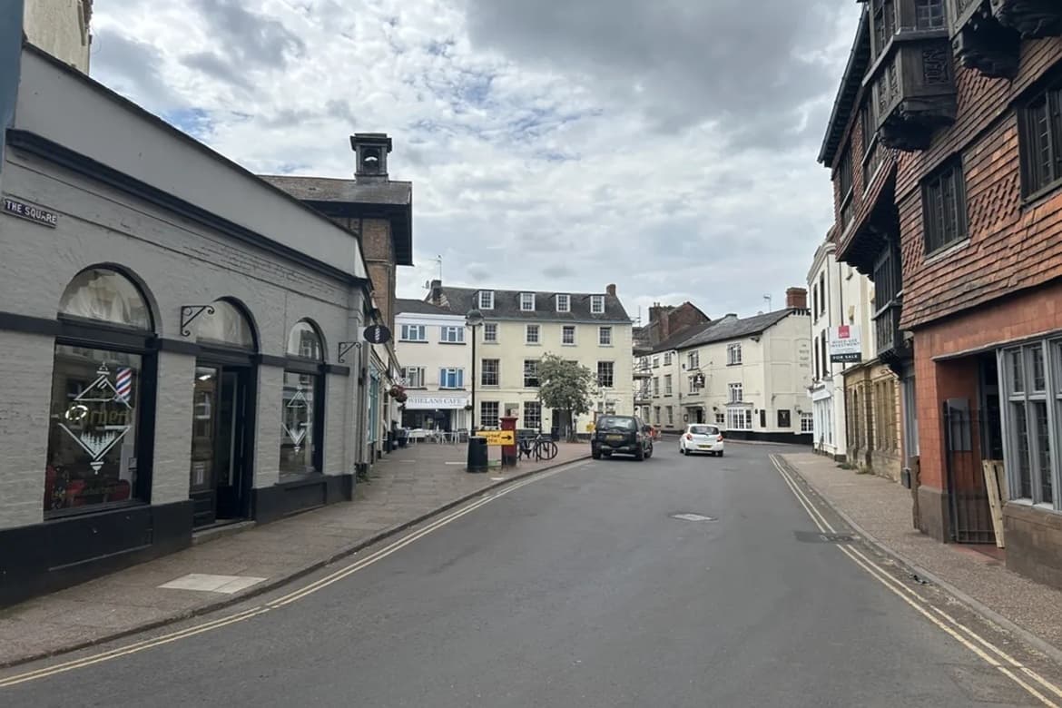 Ground Floor Retail with Upper Floors Flats For Sale in Wiveliscombe 5