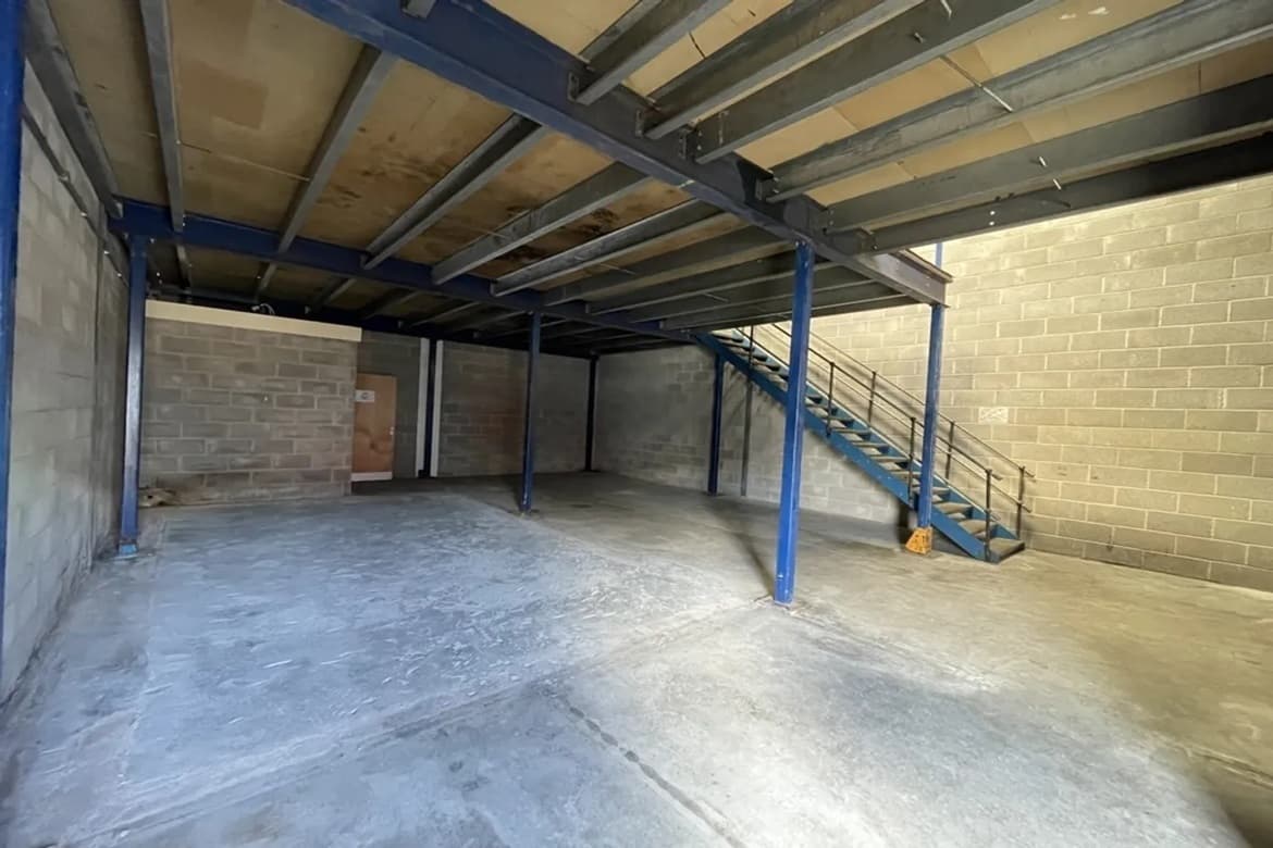 High Quality Industrial Unit For Sale or To Let in Wellington 4