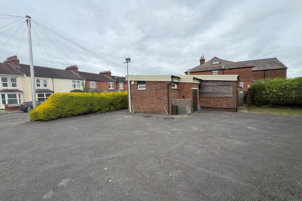 Open Plan Commercial Property For Sale in Eastleigh, Hampshire