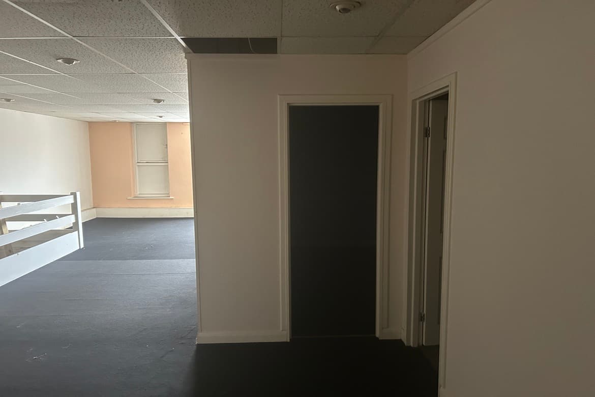 Retail Unit with Refurbishment Flat Above For Sale in Southampton 3