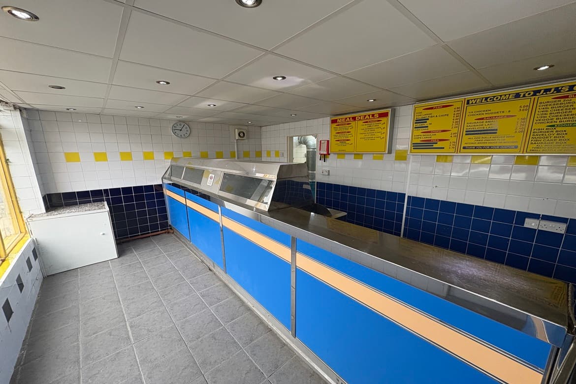 Shop and First Floor Residential Accommodation For Sale in Southampton 2