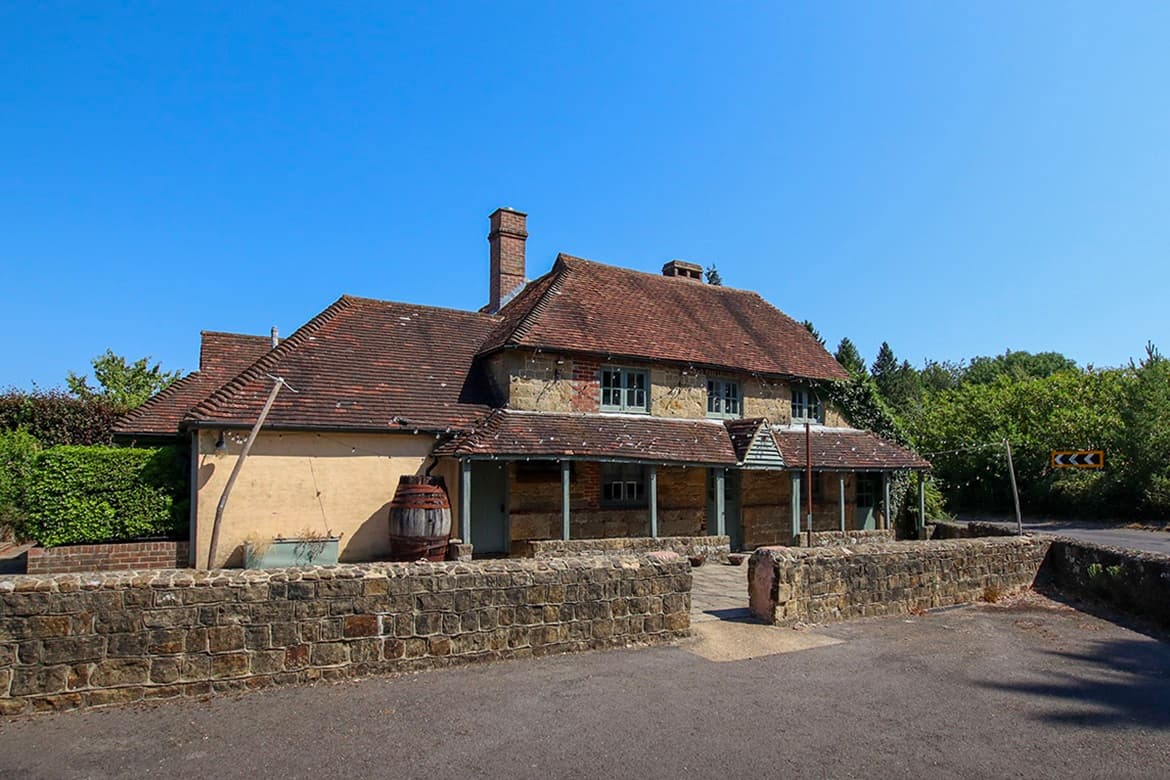 Prominent Mixed Use Property For Sale in Fernhurst, Haslemere, Surrey 1