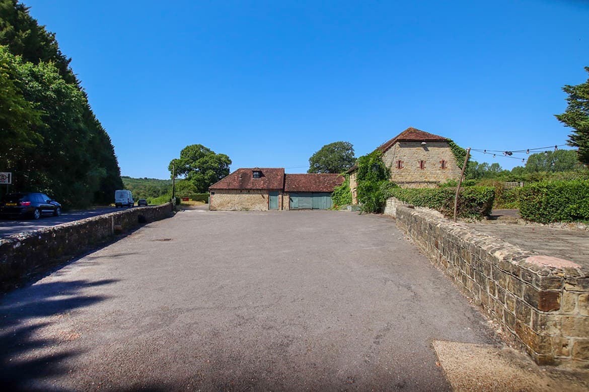 Prominent Mixed Use Property For Sale in Fernhurst, Haslemere, Surrey 2