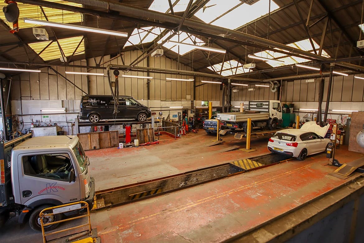 Detached Light Industrial/Warehouse Unit For Sale in Aldershot, Hants 2