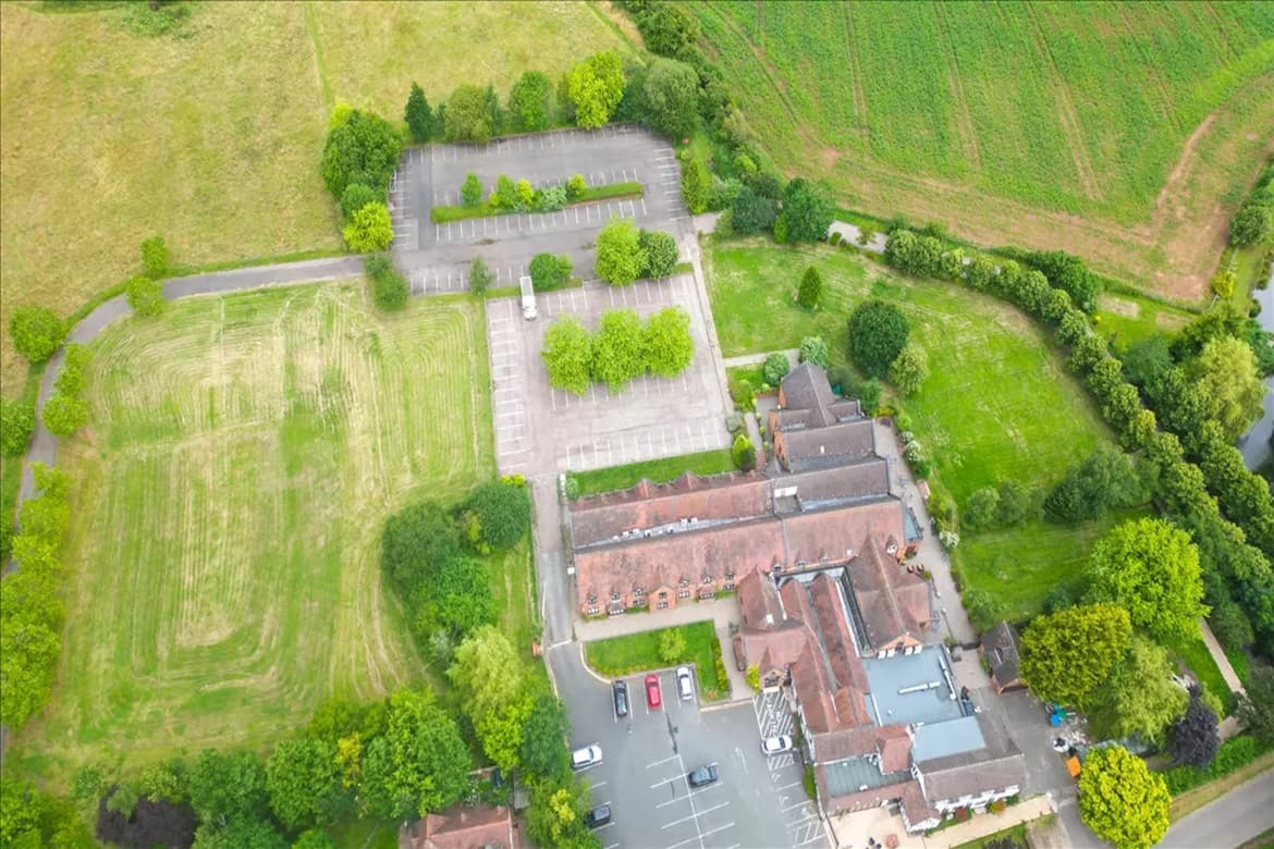 Freehold Hotel with Development Potential For Sale in Worcester, Worcs 2