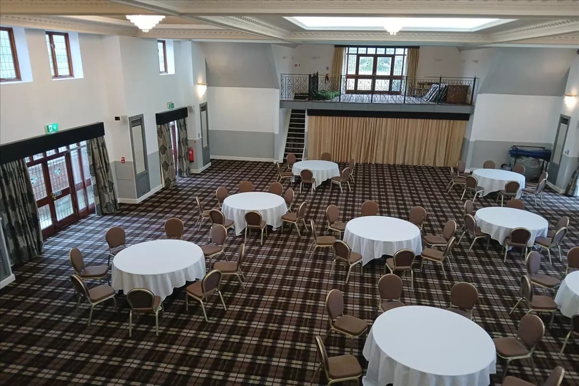 Freehold Hotel with Development Potential For Sale in Worcester, Worcs 3