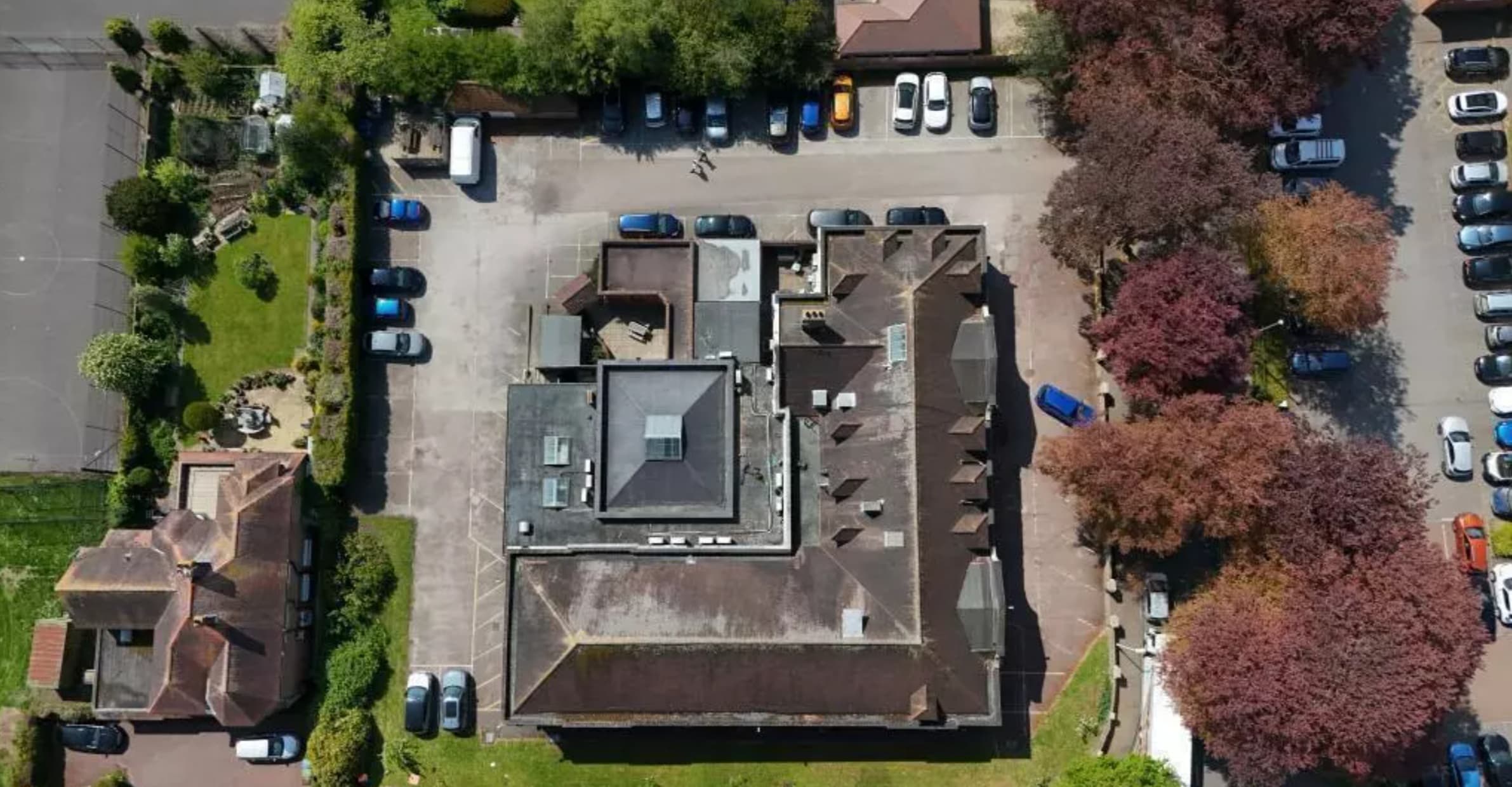 Detached Commercial Building For Sale in Sittingbourne, Kent 4