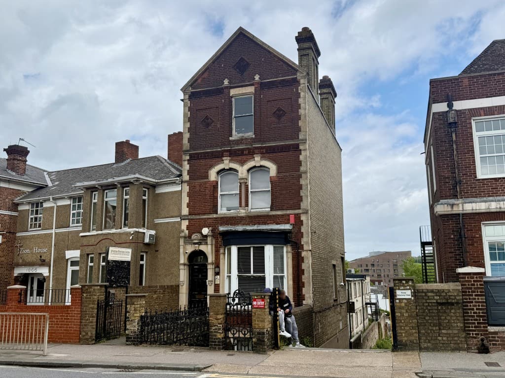 Avenue Business Centre, 17 New Road Avenue, Chatham ME4 6BA: Business Centre For Investment With Lapsed Planning For 12 Flats