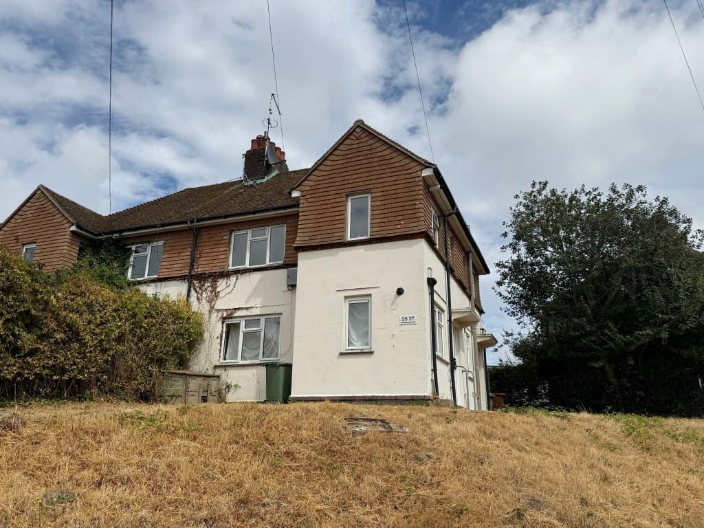 27 Cunningham Road, Tunbridge Wells TN4 9EN: Flat In Need Of Improvement