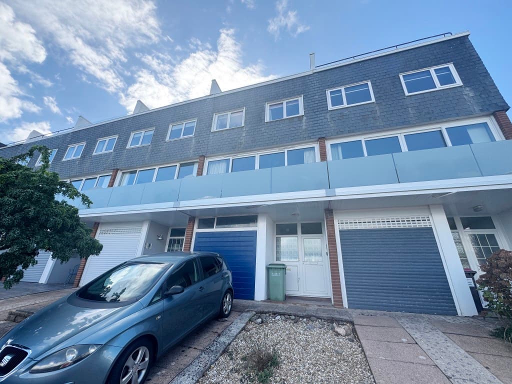 9 Heath Rise, Heath Road, Brixham TQ5 9BG: Mid-terrace Property With Stunning Sea Views In A Popular Location