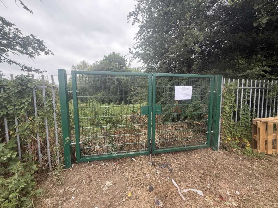 Two Land Plots For Sale in Blackwater, Surrey 4