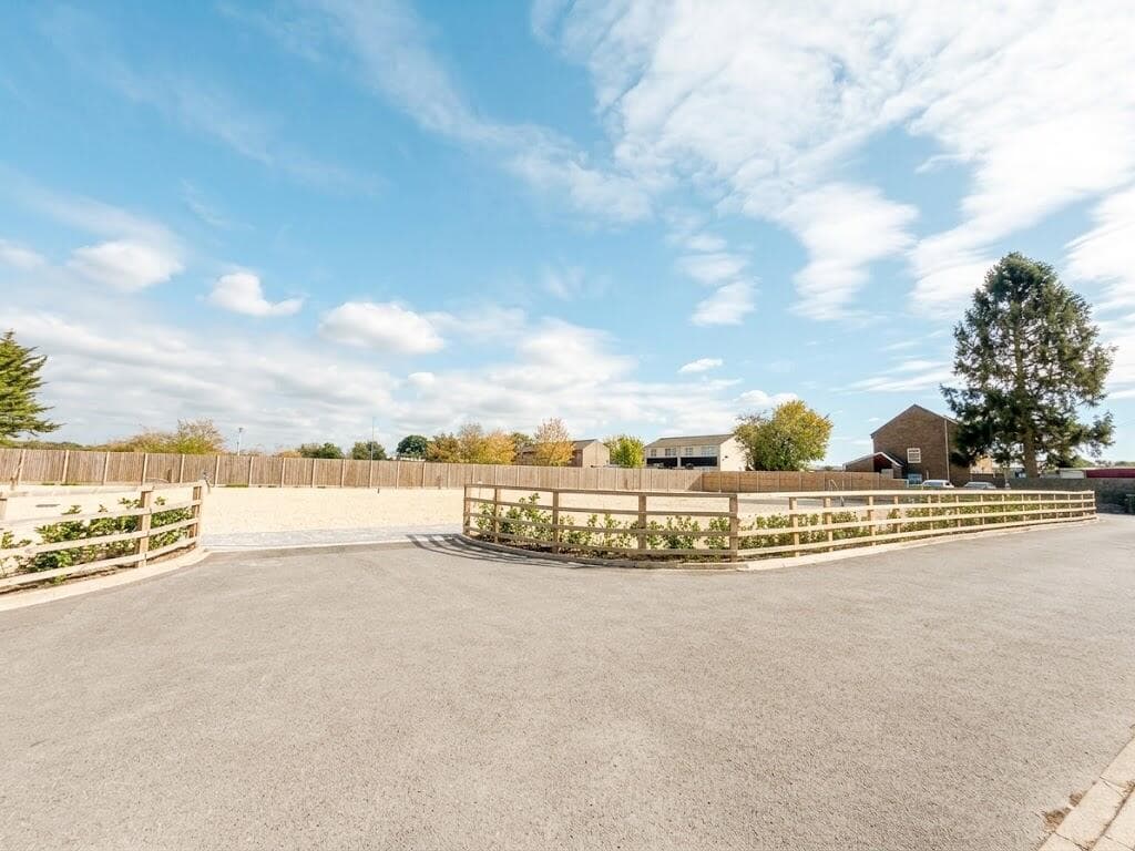 Vacant Land For Sale at Auction in Windsor and Maidenhead, Berks 5