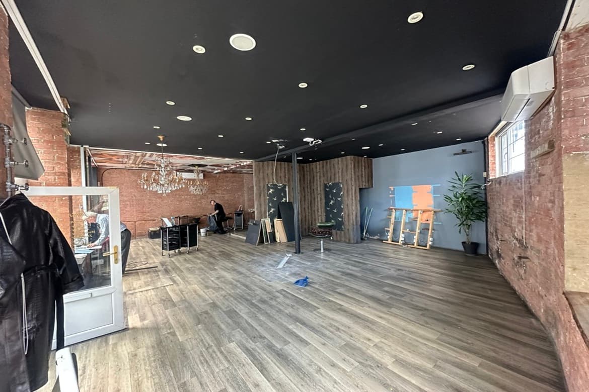 Commercial / Retail Unit For Sale or To Let in Eastbourne, East Sussex 3
