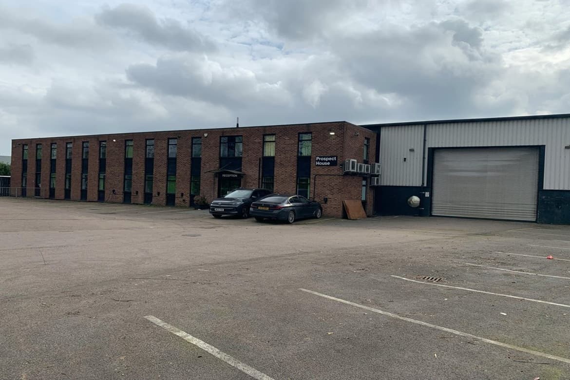 Freehold Detached Warehouse Unit For Sale in Dartford, Kent 1