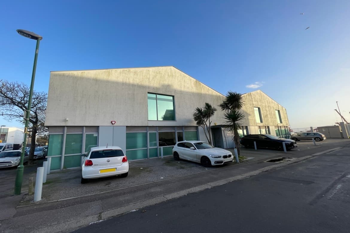 Office Unit For Sale or To Let in Southwick, East Sussex 1